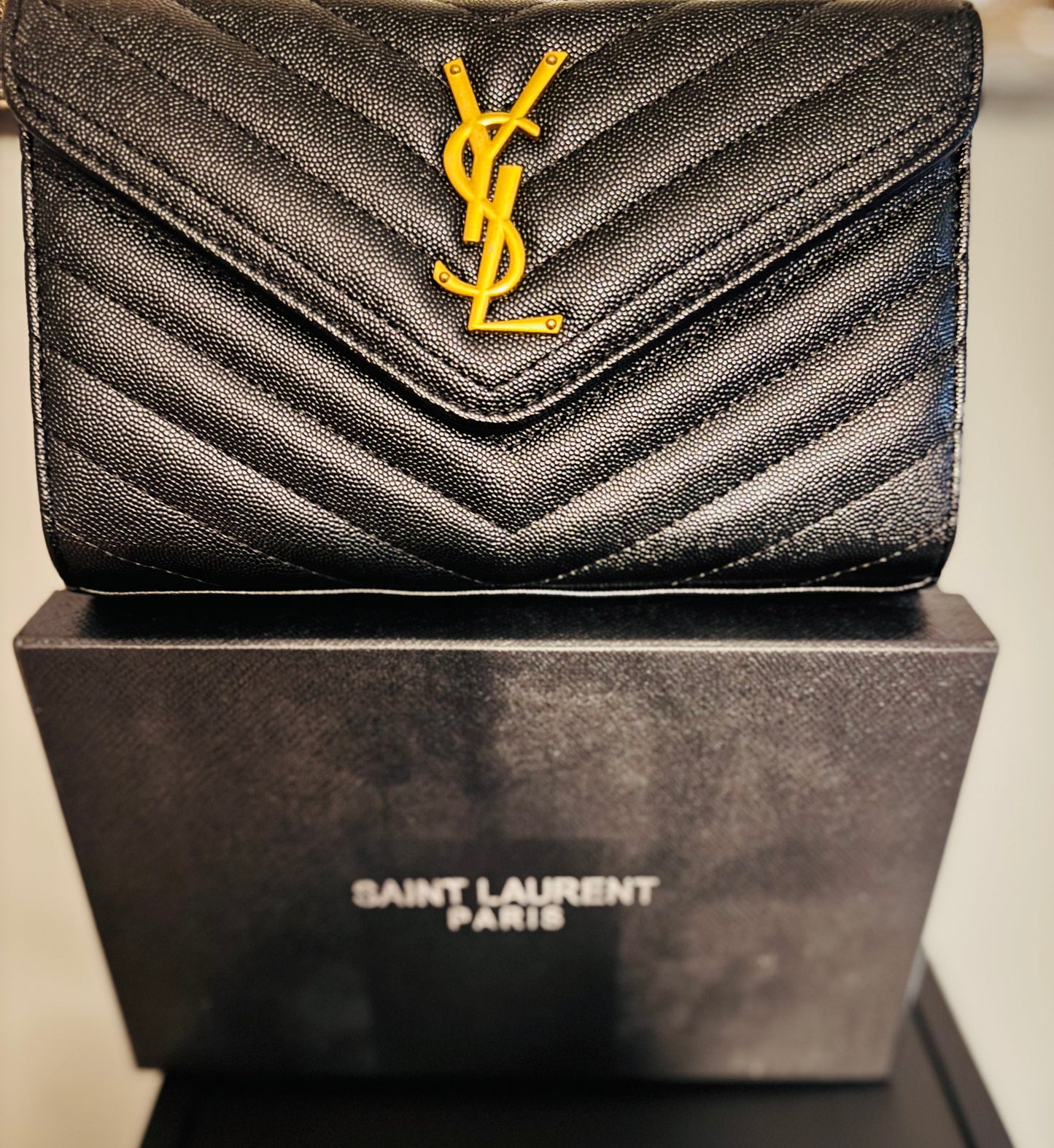 Saint Laurent Logo Shoulder Bags