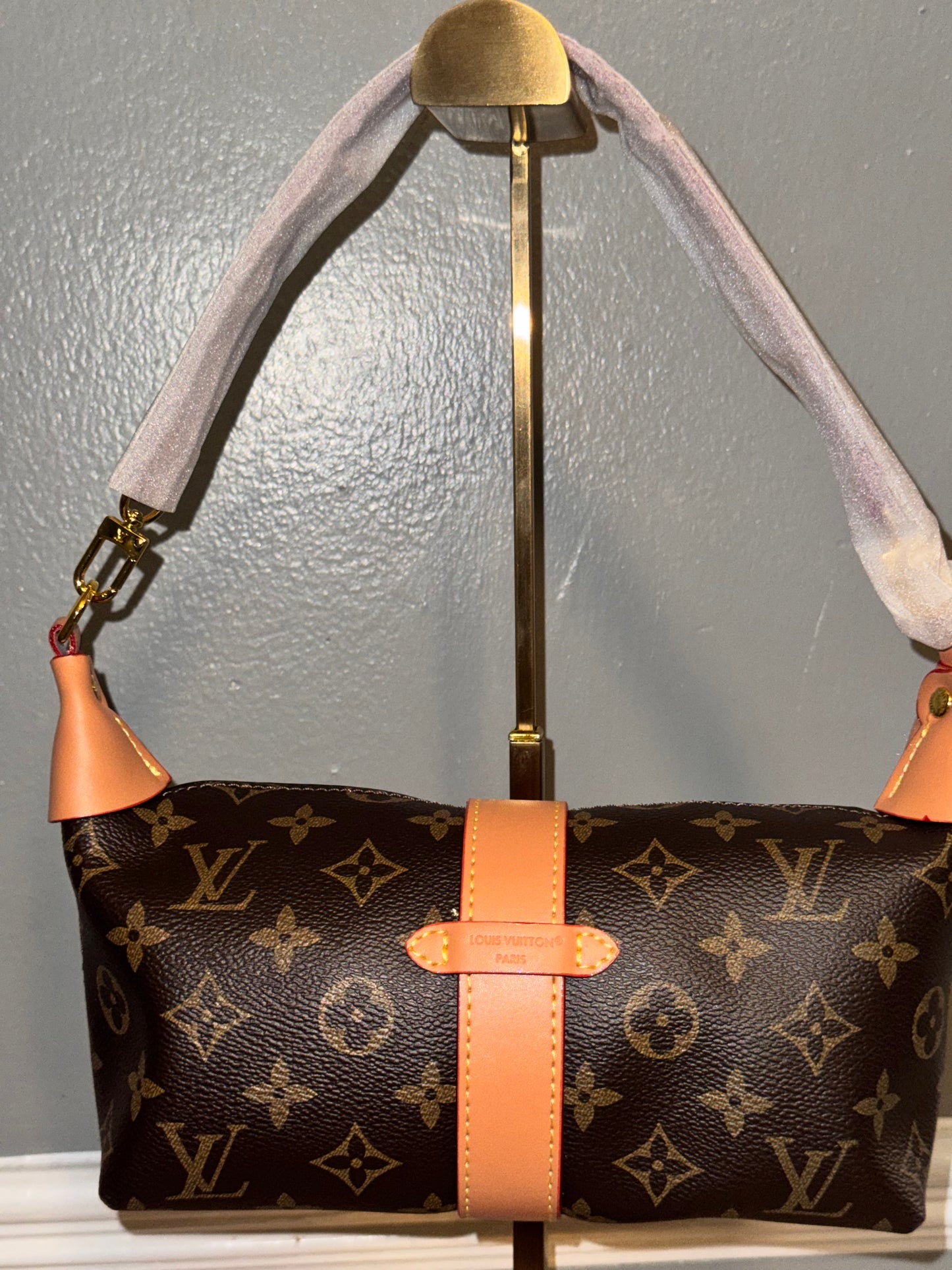 L- Pochette Mia Handbag