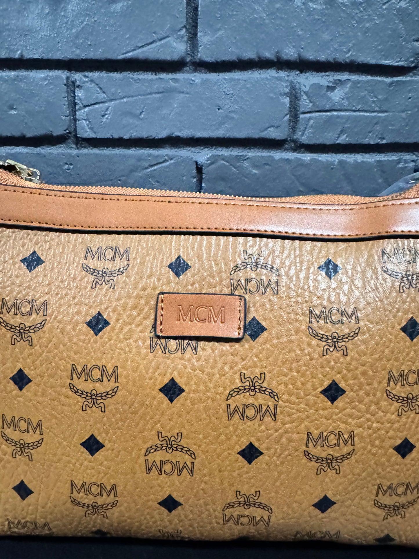 Mc-Crossbody