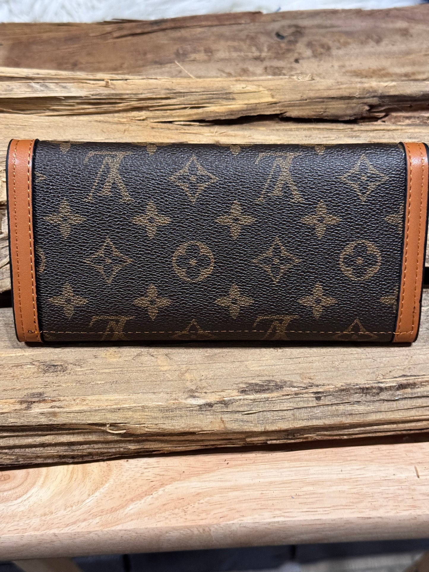 LV Wallet