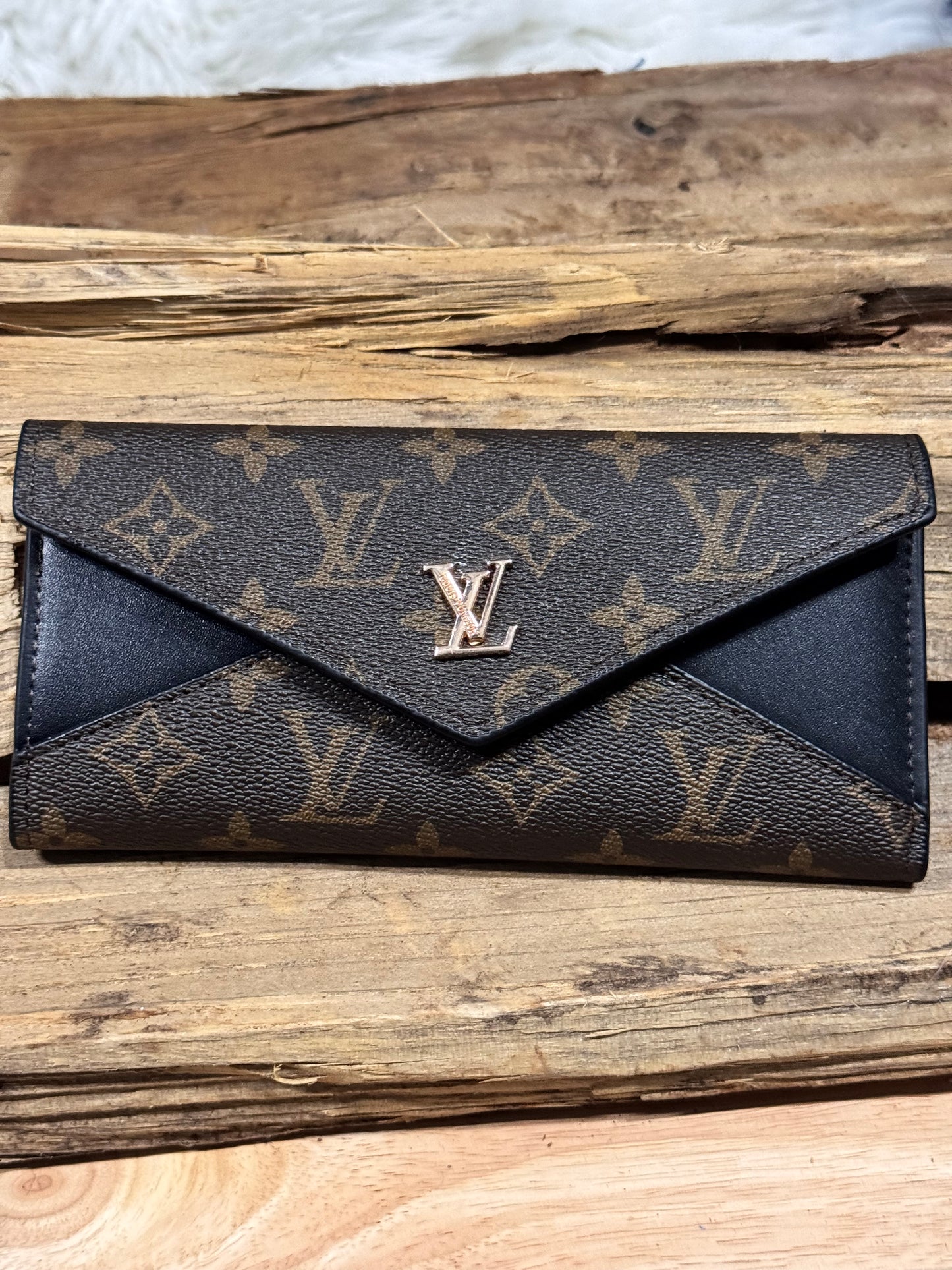 LV Wallet