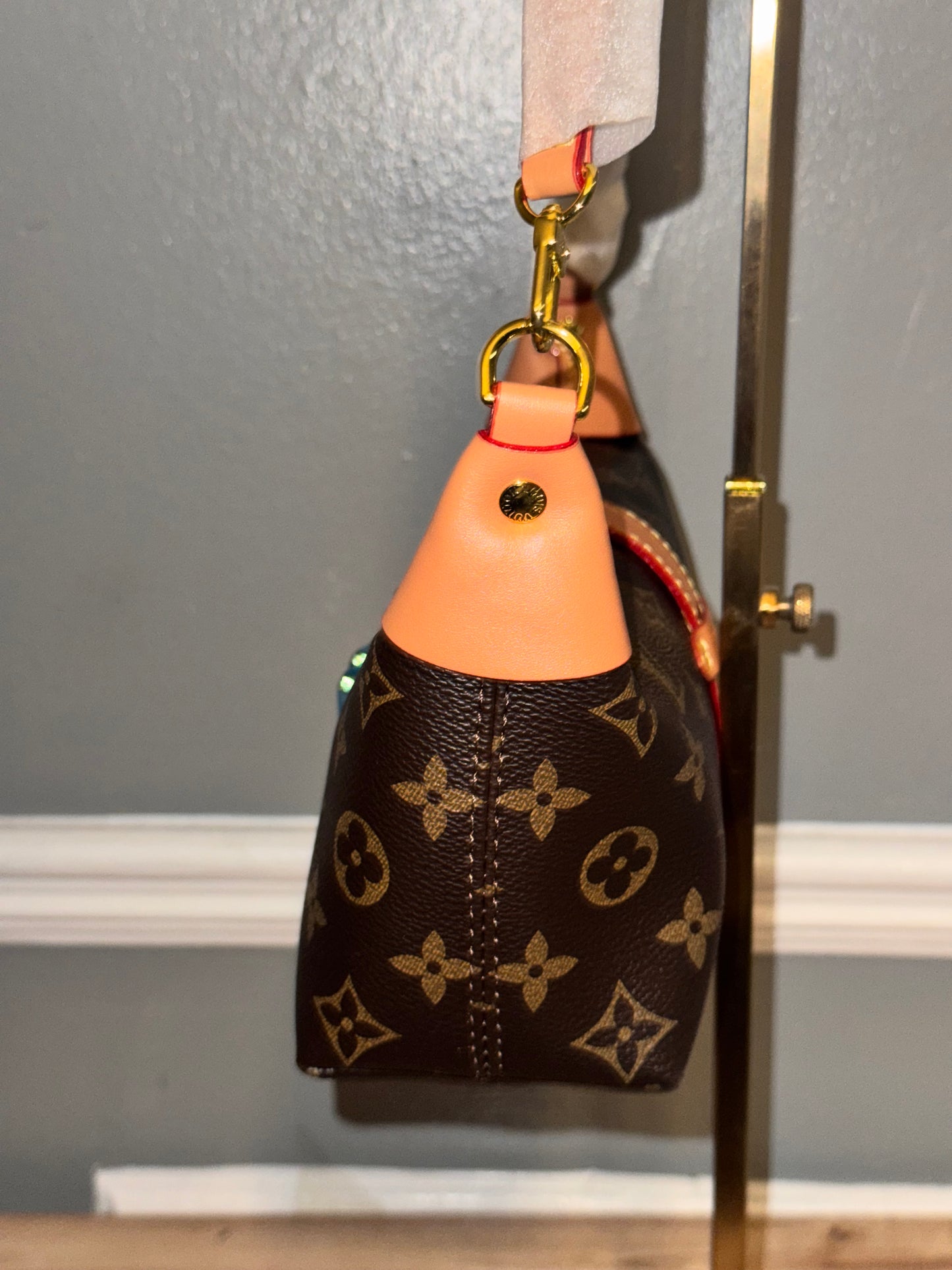 L- Pochette Mia Handbag