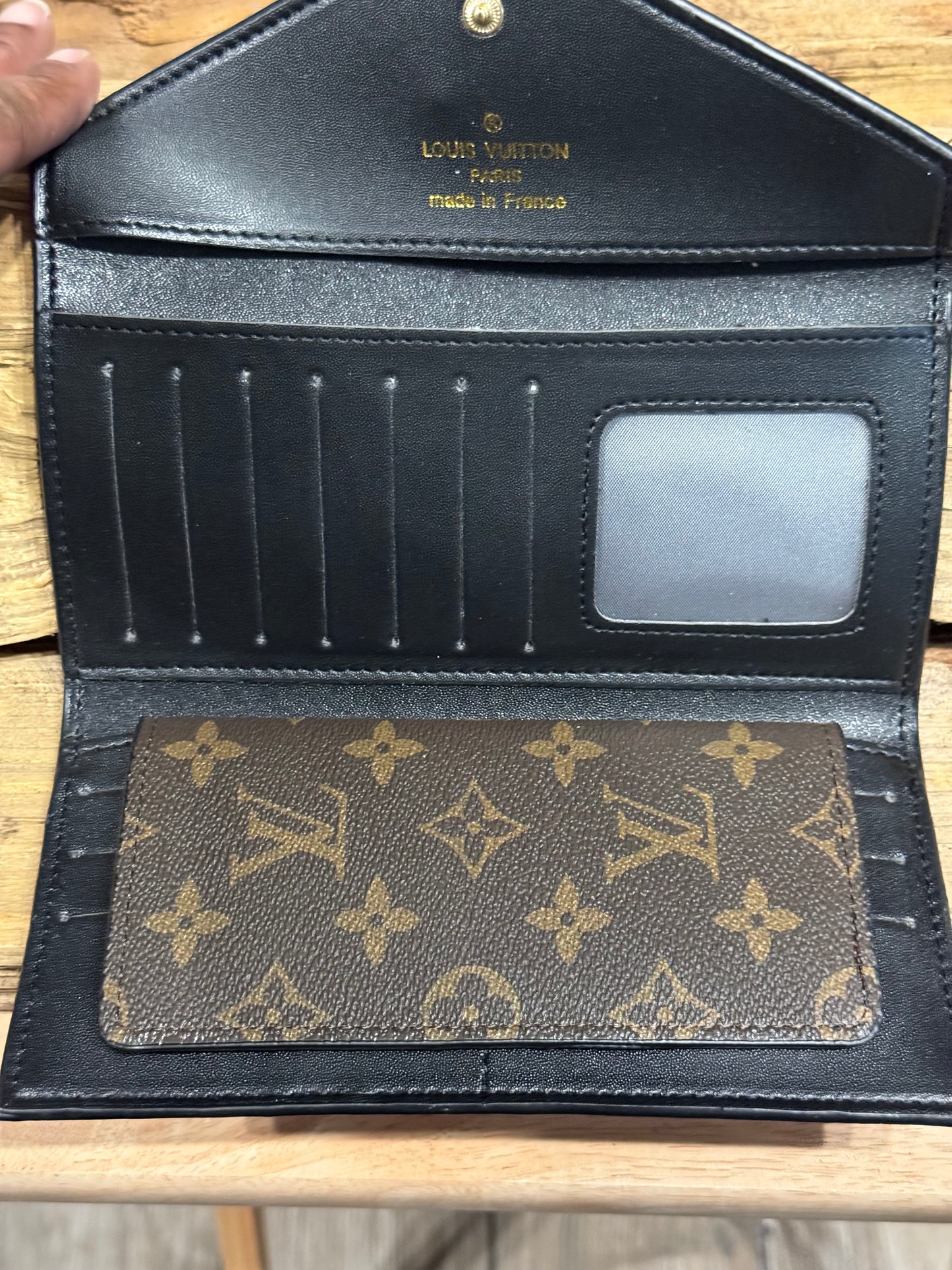 LV Wallet