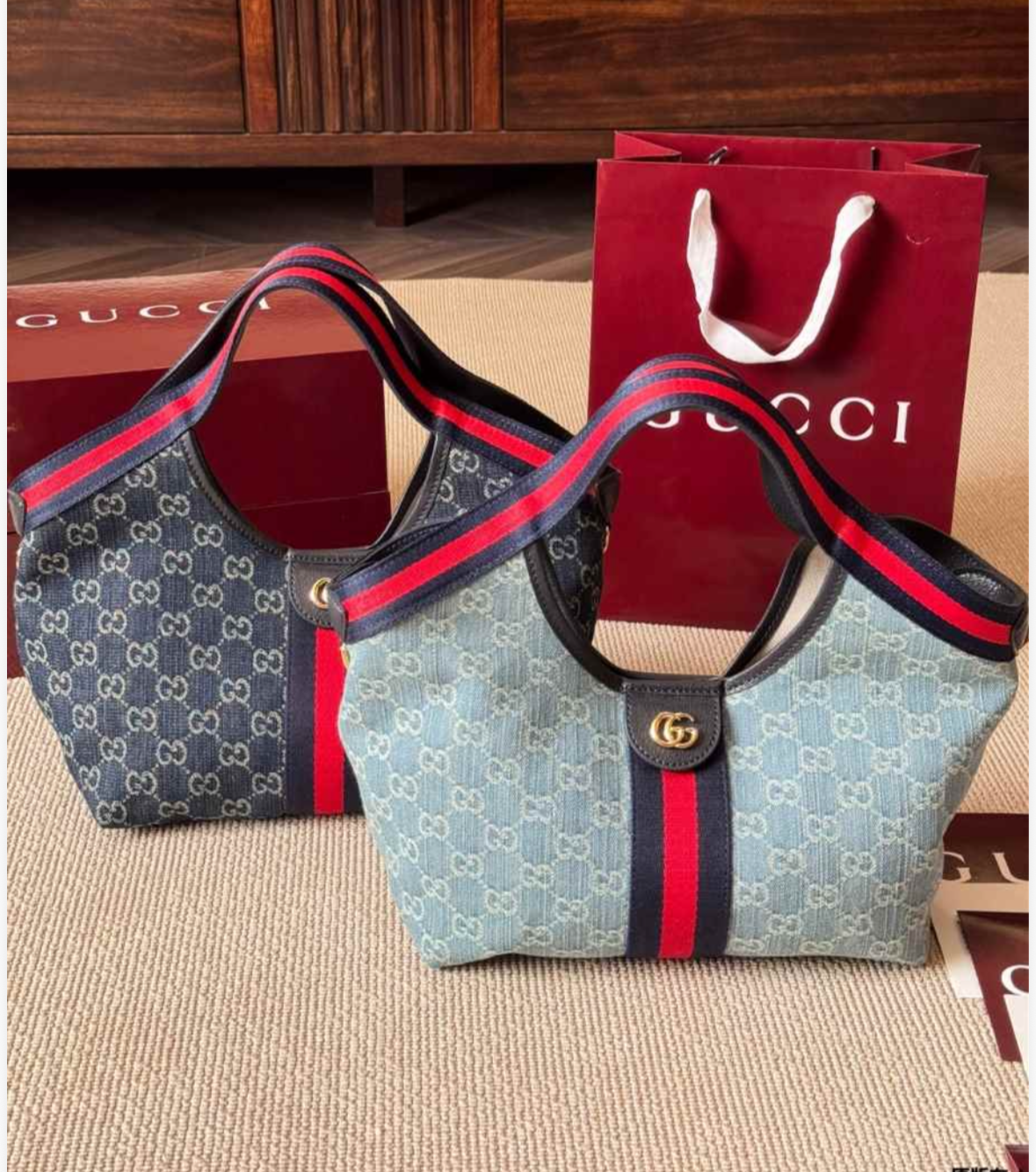 Giglio Small Handbag