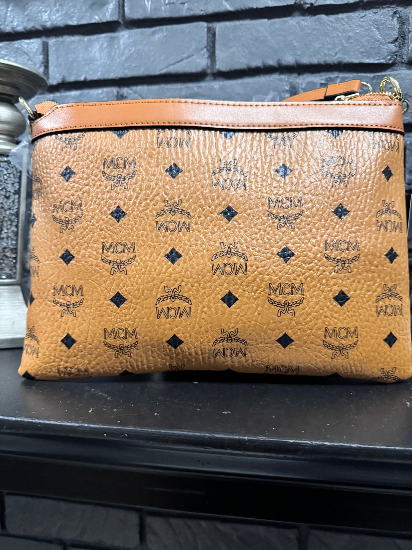 Mc-Crossbody