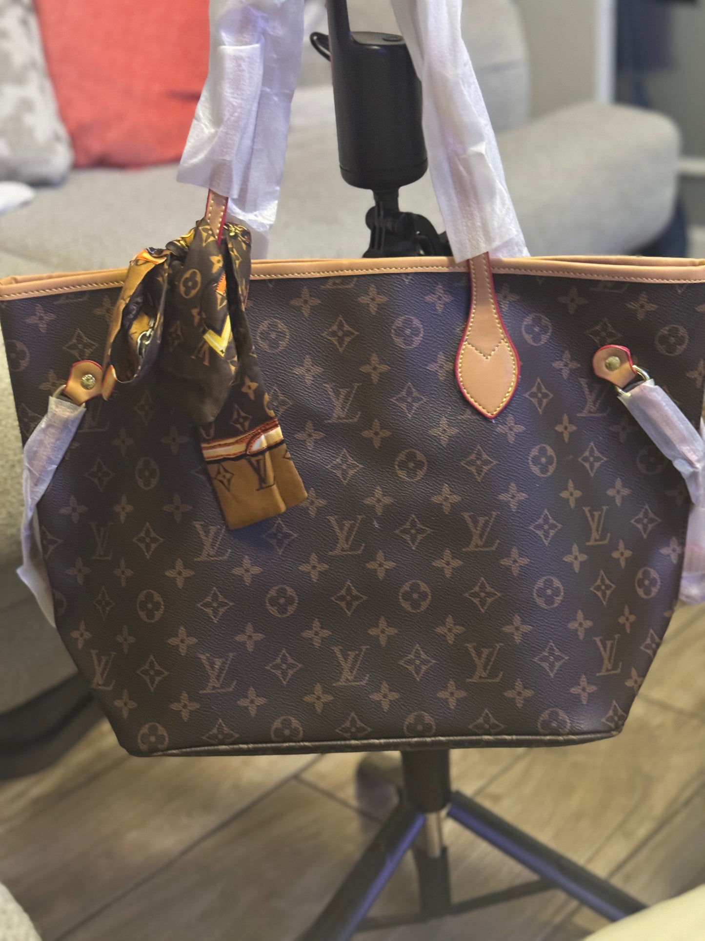LV Never Full Tote